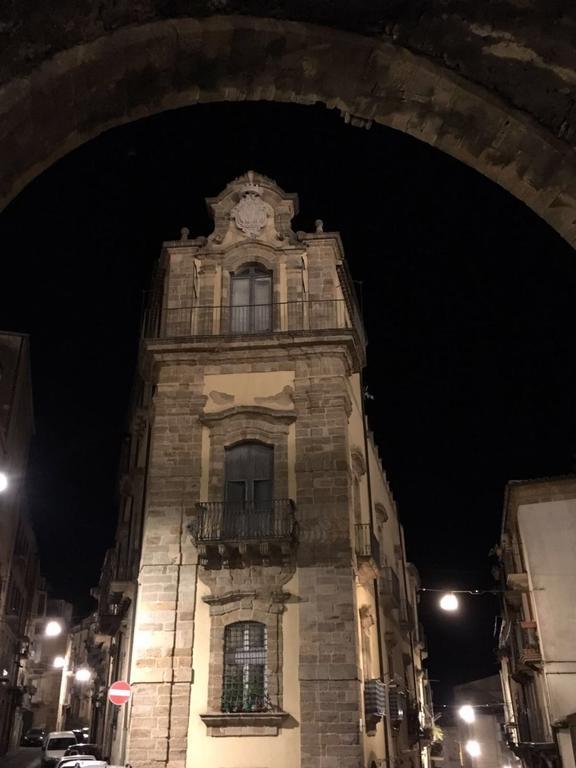 فندق Palazzo Sant'Elia كالتاجيروني المظهر الخارجي الصورة