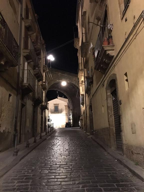 فندق Palazzo Sant'Elia كالتاجيروني المظهر الخارجي الصورة